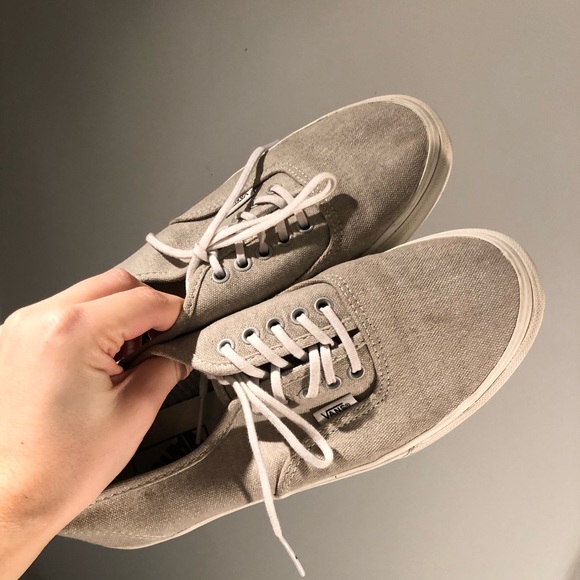 Vans UNISEX Authentic Shoe - Picture 2 of 5
